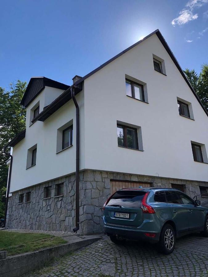 קרלובה סטודנקה Apartmany U Vleku - Podkrovni Apartman מראה חיצוני תמונה